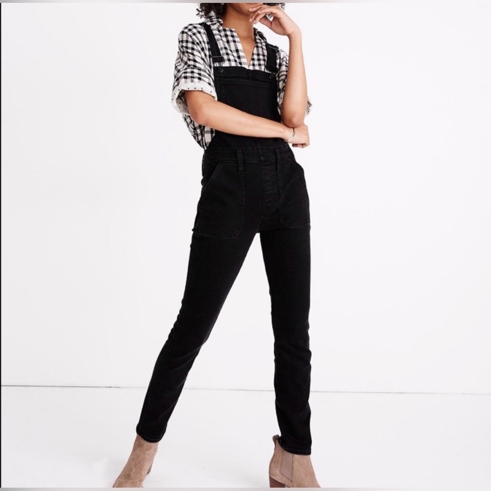 Madewell Women’s Skinny Overalls‎ in Lunar Wash Medium